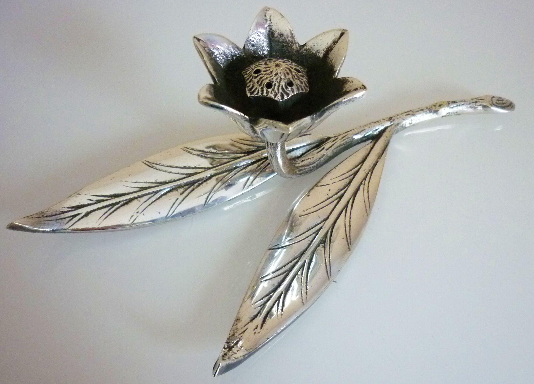Flower, removable ashtrays and spades, iconic object 70s, silver bronze signed eLeCe Lisboa