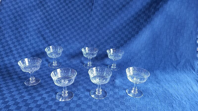 Set of 7 old champagne glasses in cut crystal