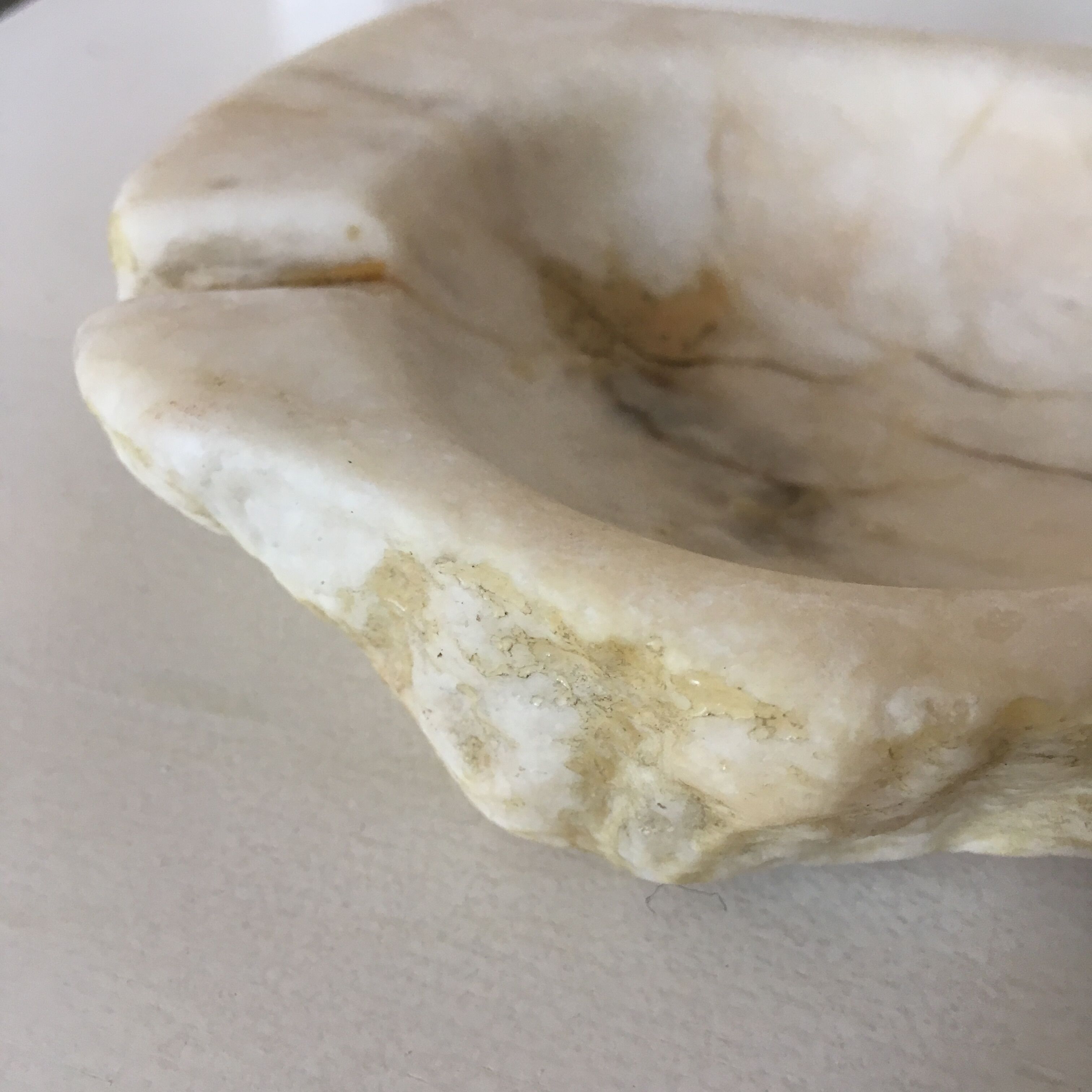 Ashtray in white marble rough stone