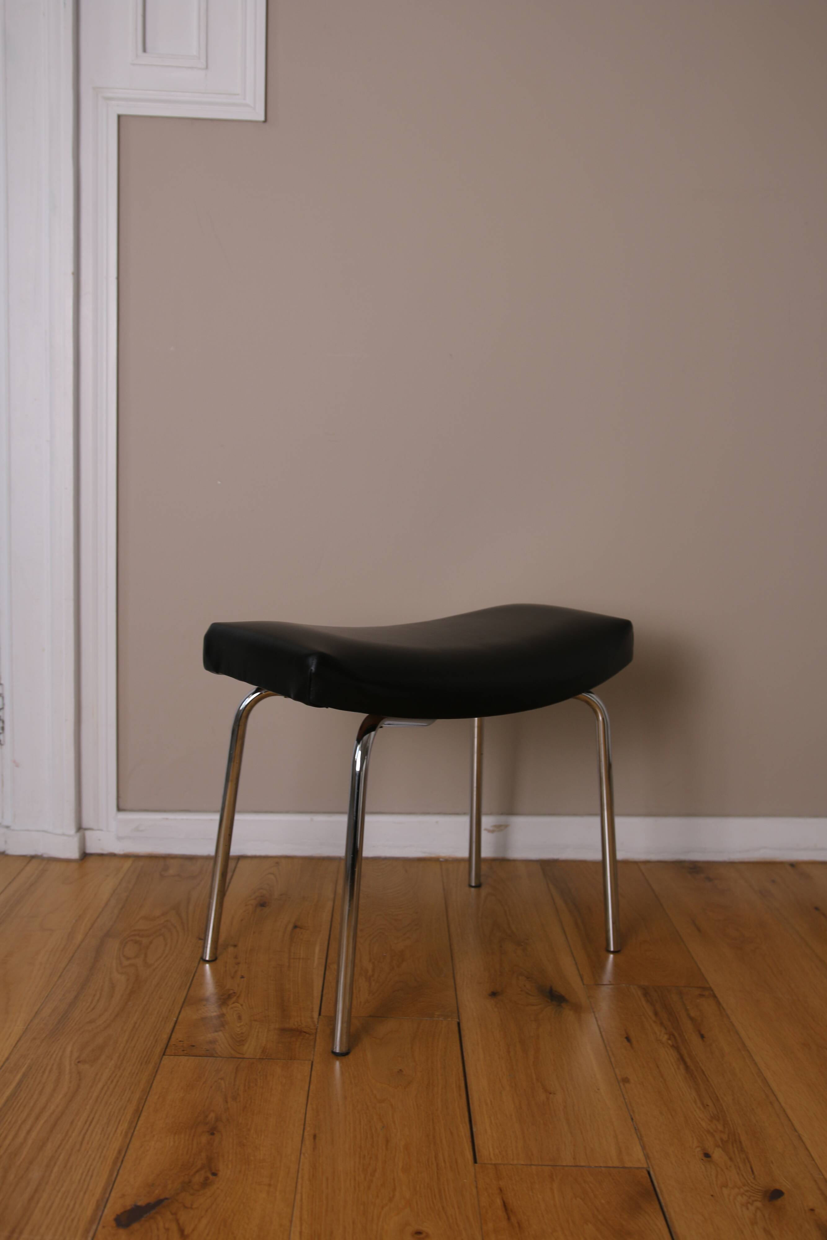 Stool, Footrest “Bull” Pierre Guariche, Meurop, 1950-60