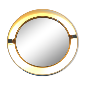 backlit round mirror