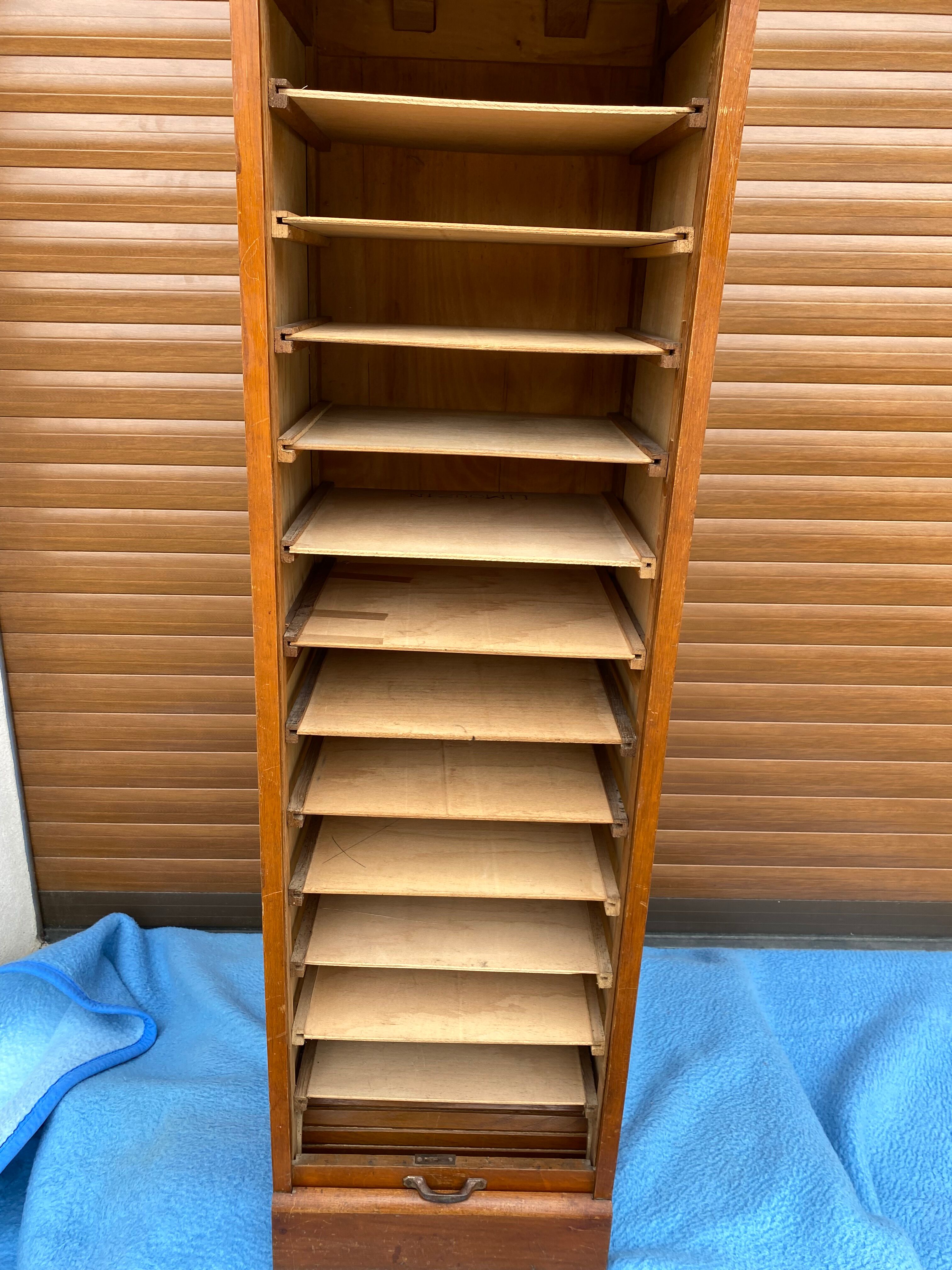 Curtain cabinet binder