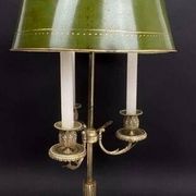 Bronze bouillotte lamp from the 19th century.