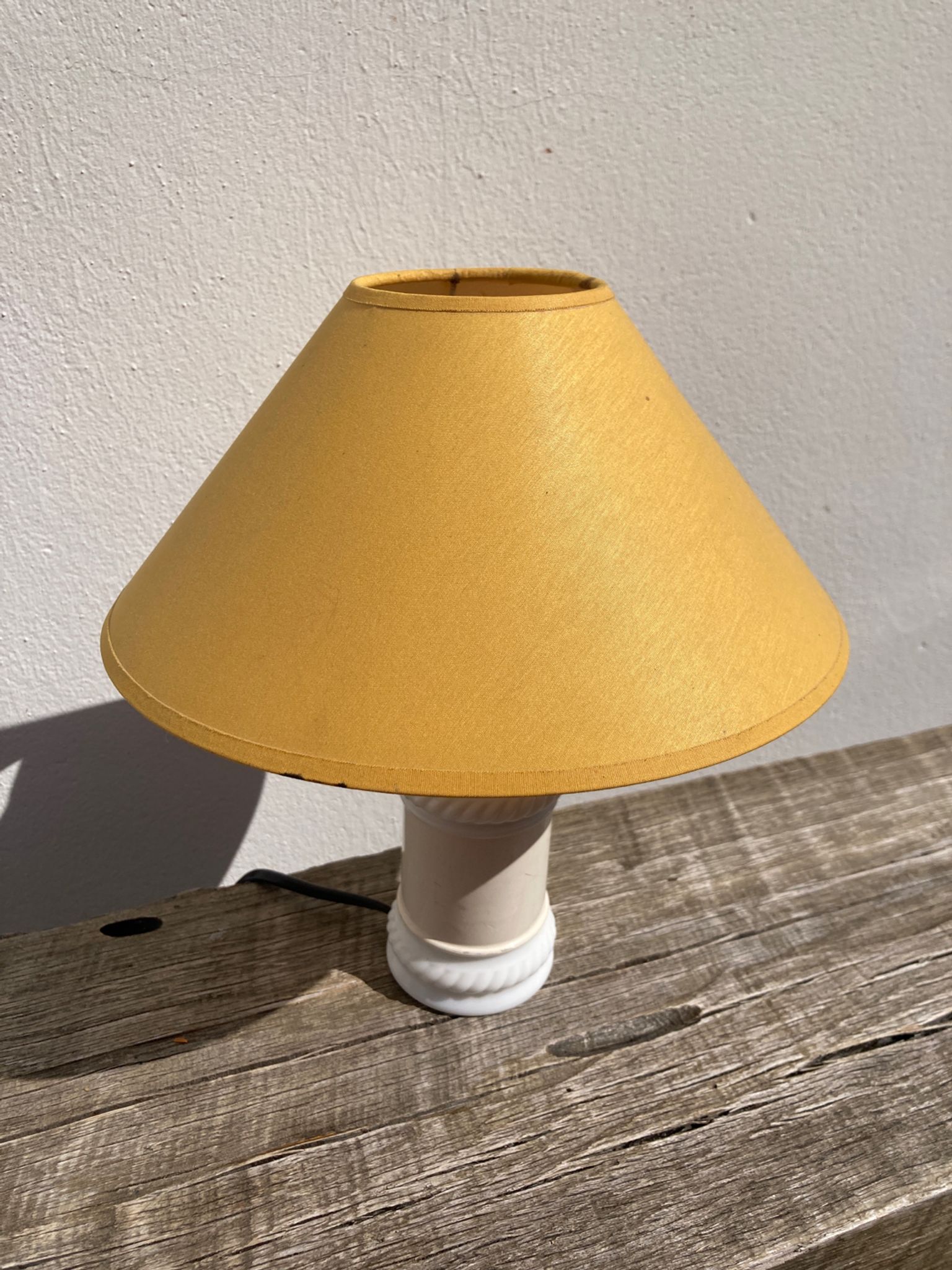 Bedside lamp in earthenware