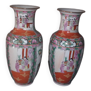 Paire de vases decors - porcelaine