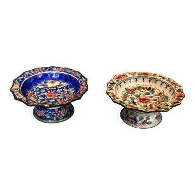 Paire de coupes sur piédouche en émail de Canton–Chine–décor floral- F