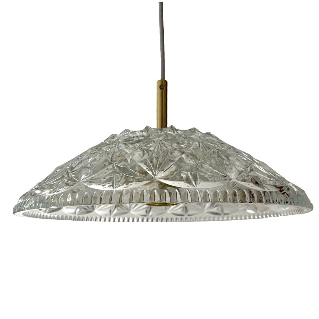 Vintage suspension in chiseled glass
