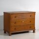 Commode ancienne à trois tiroirs (vers 1920)