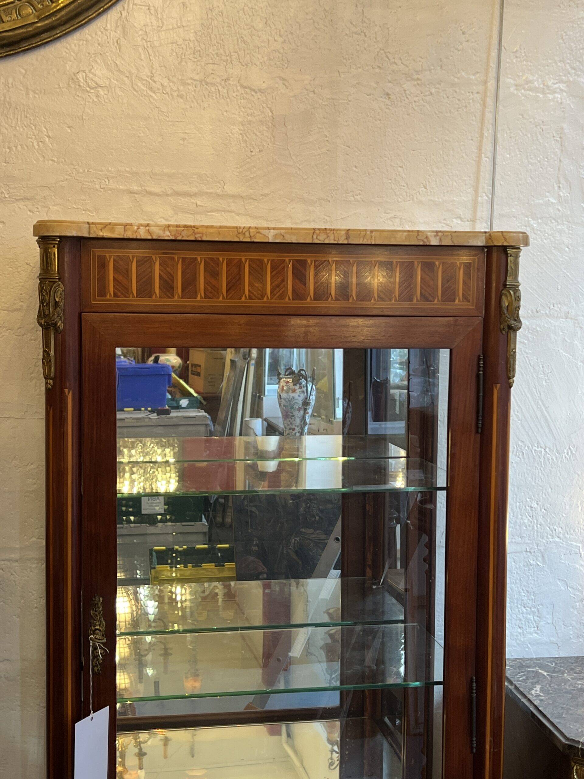 Louis XVI style display case in veneer marquetry, late 19th century