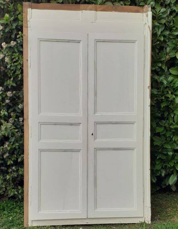 Pair of 19th-century cupboard doors and their frame (1st), woodwork