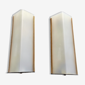Appliques d'angle en perspex et métal laqué blanc à double lampe