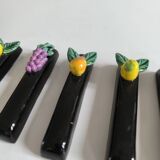 Set of 8 barbotine knife holders
