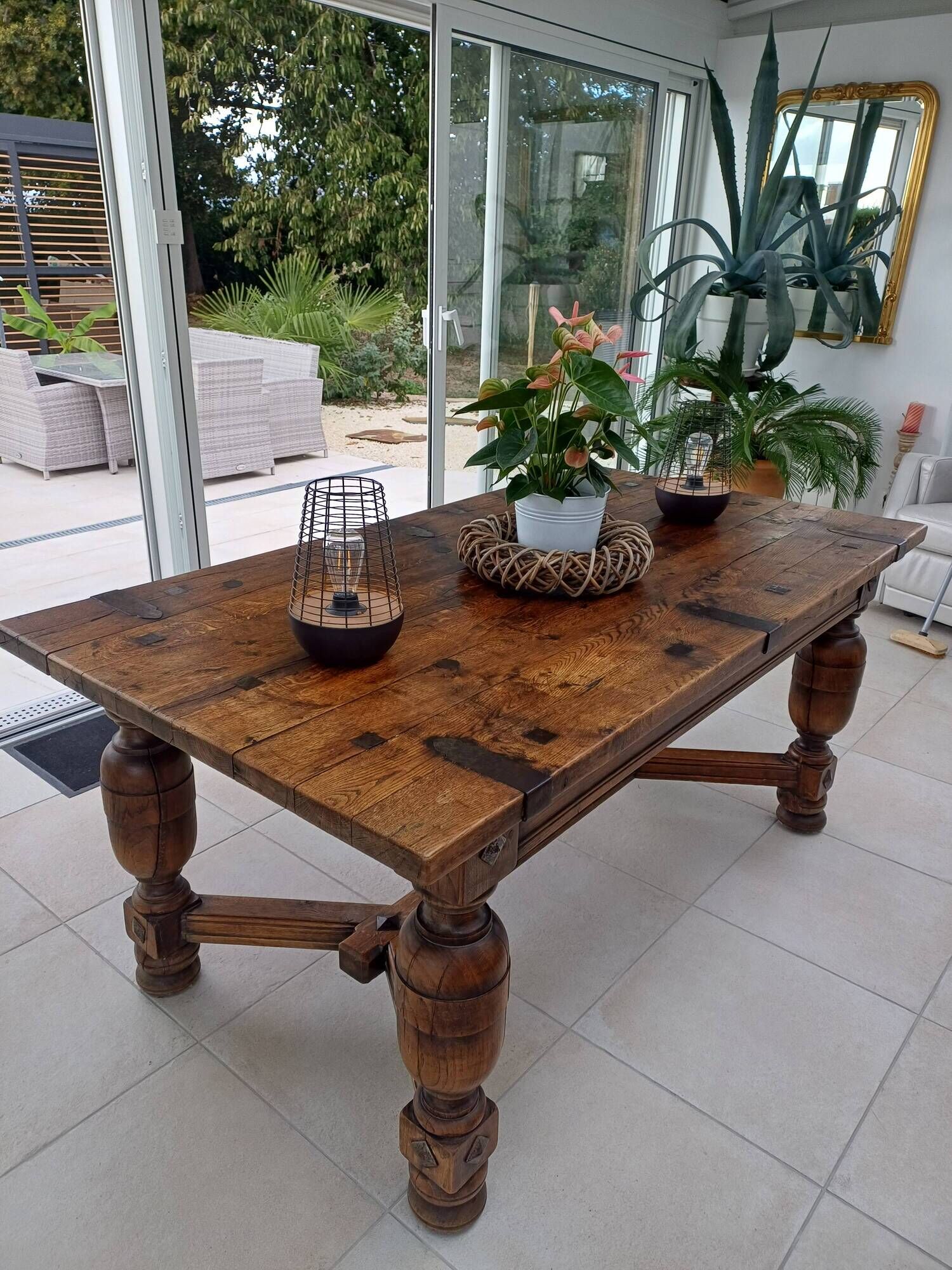 Centenary table in solid oak – Spanish Renaissance style (180 cm).