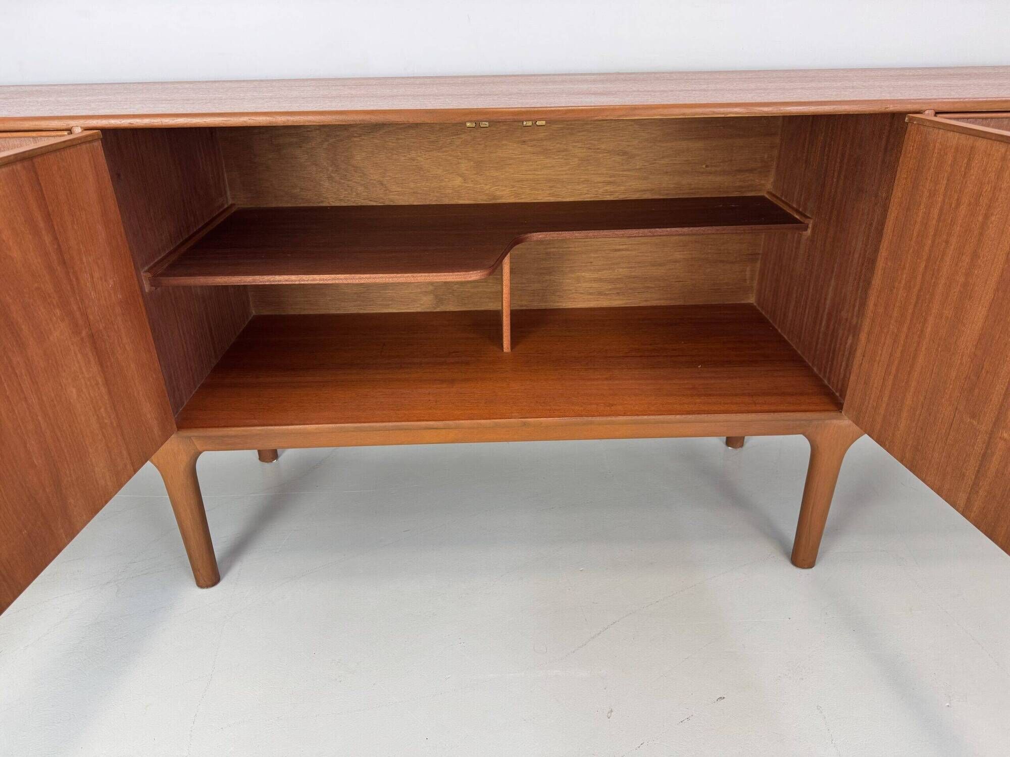 Vintage sideboard McIntosh.