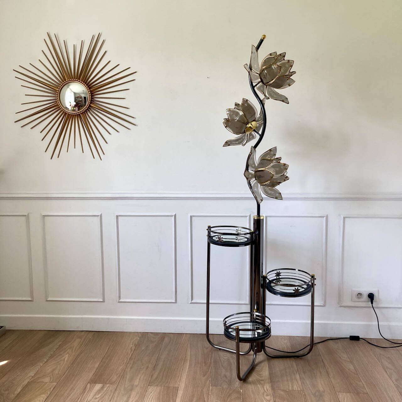 Lotus floor lamp 90s black and gold