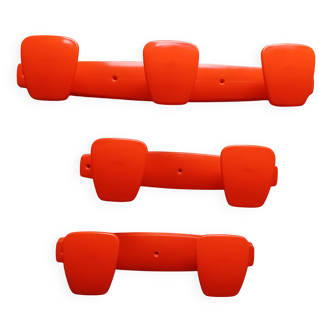Pop coat racks