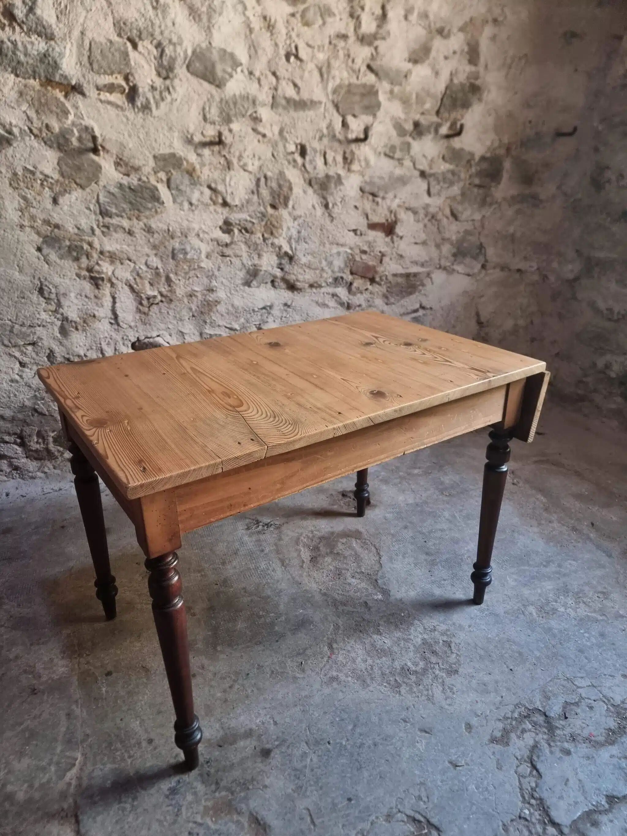 Table vintage française en pin avec rallonge latérale vers 1930, table de cuisine ou bureau