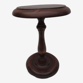 Round pedestal table, wooden walnut decoration