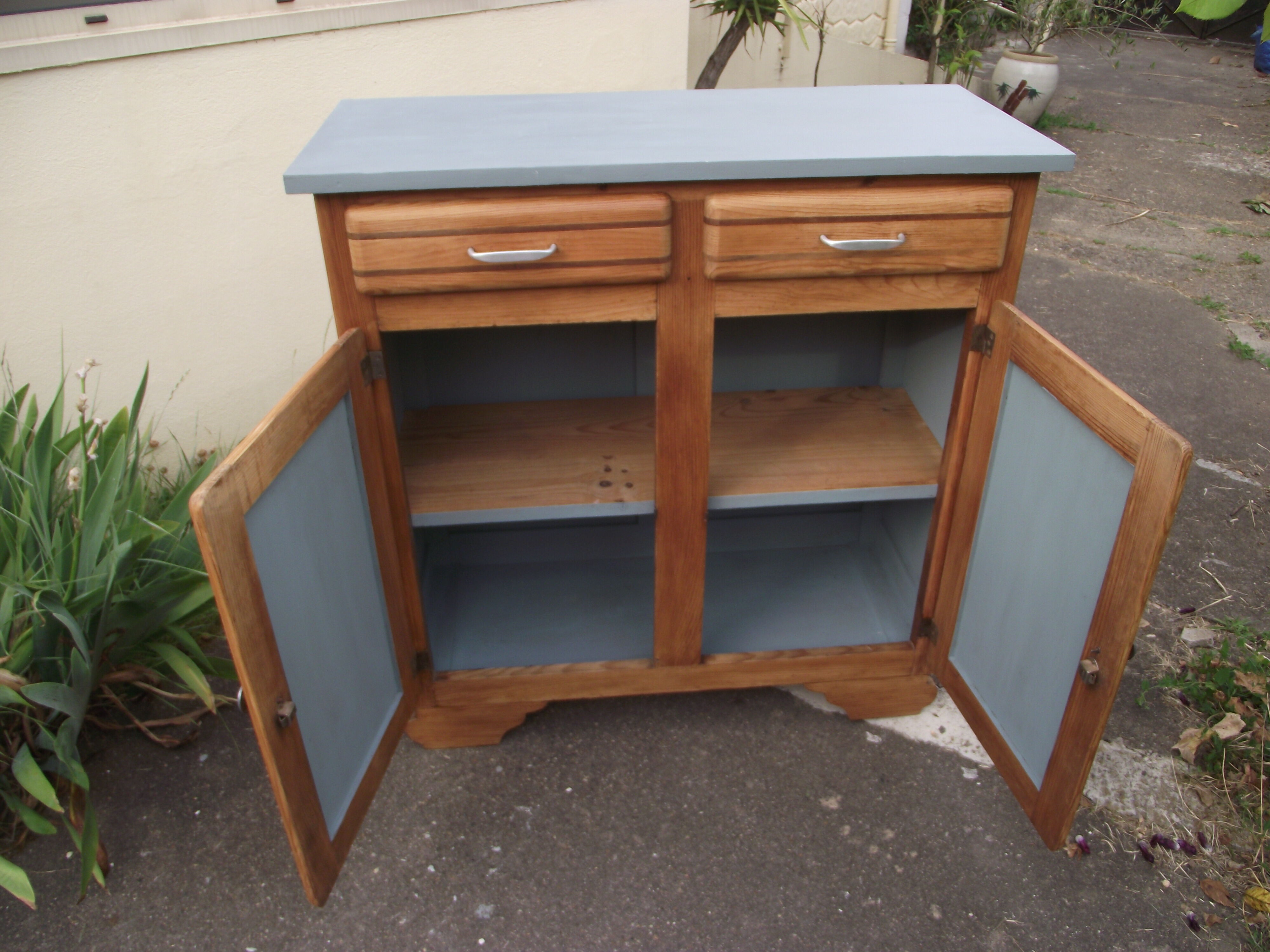 Parisian buffet of the 50s