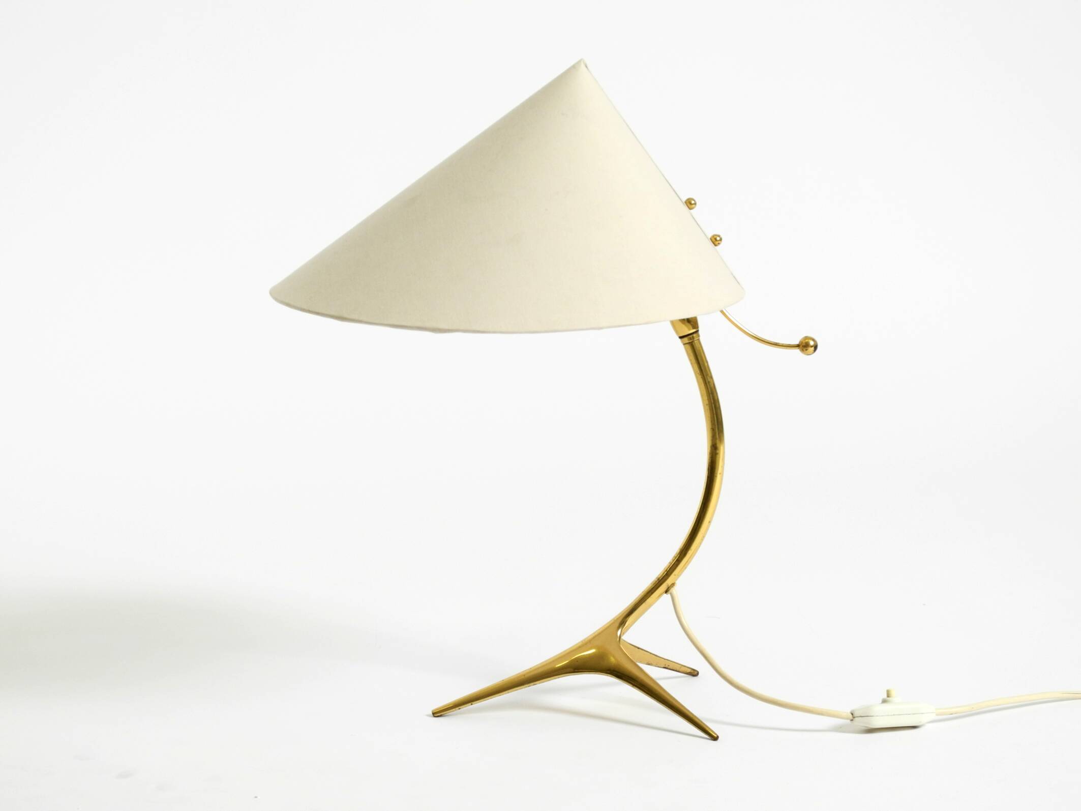 Large mid-century modern brass crow's foot table lamp by Kalmar Austria