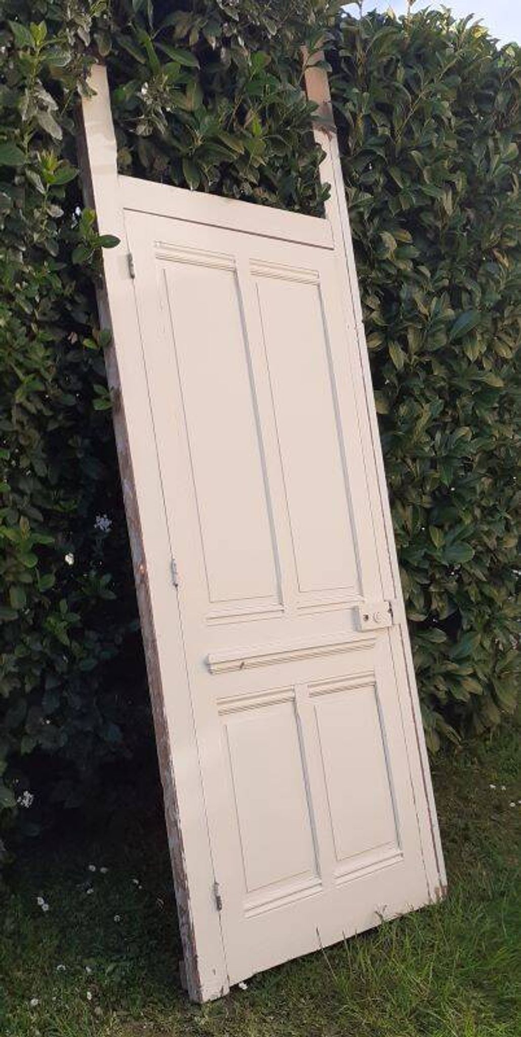 81.2x212 door and old molded paneled communication frame