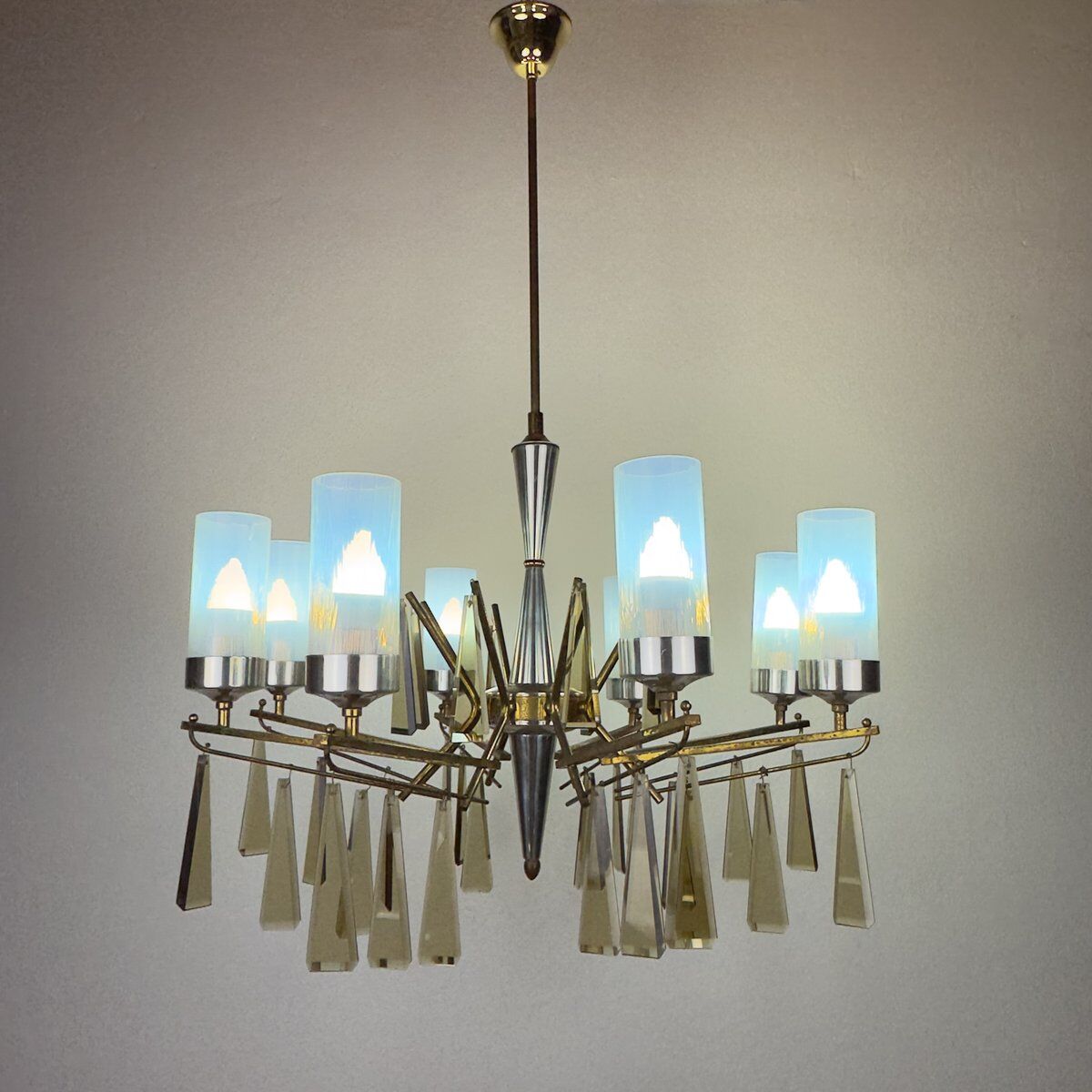Large mid-century Italian sculptural chandelier in brass and glass, Italy, 1950s