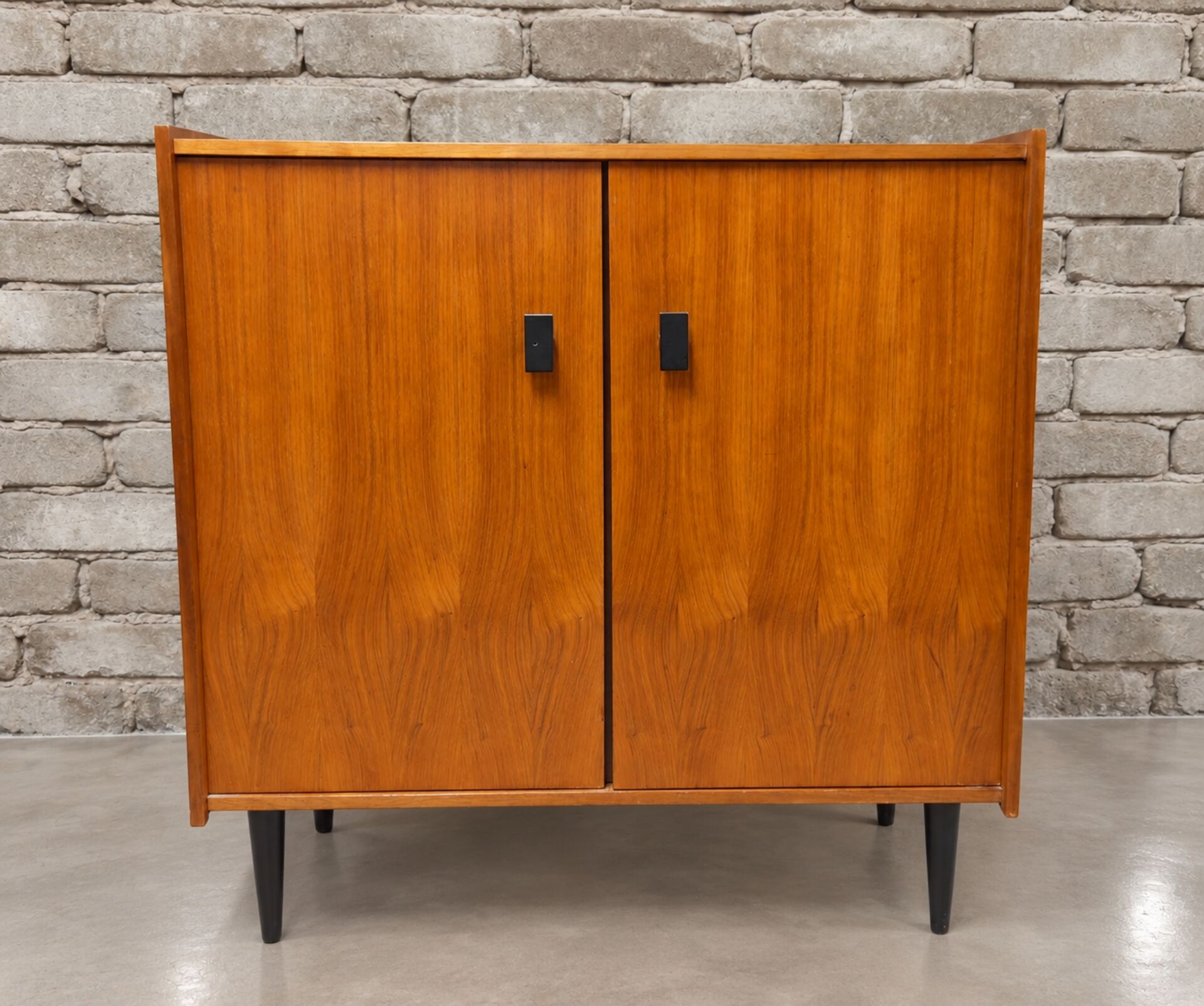 Small vintage storage unit from the 1960s.