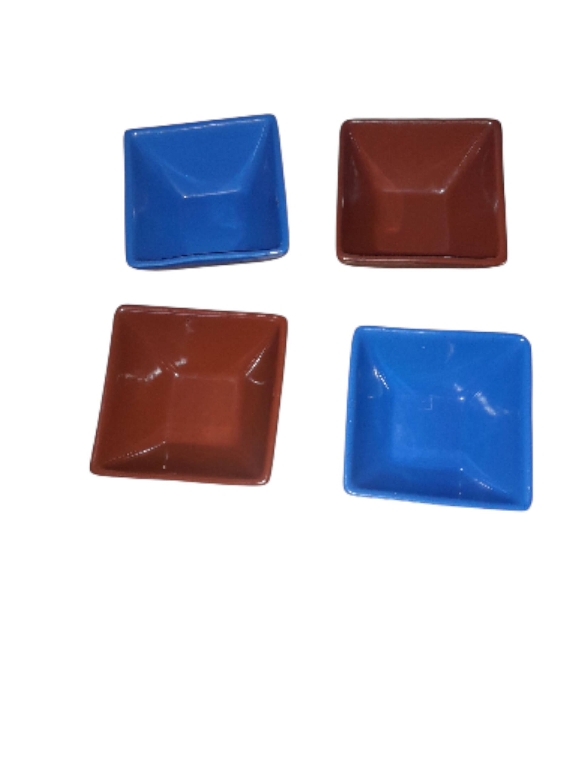 Set of 4 small ceramic bowls