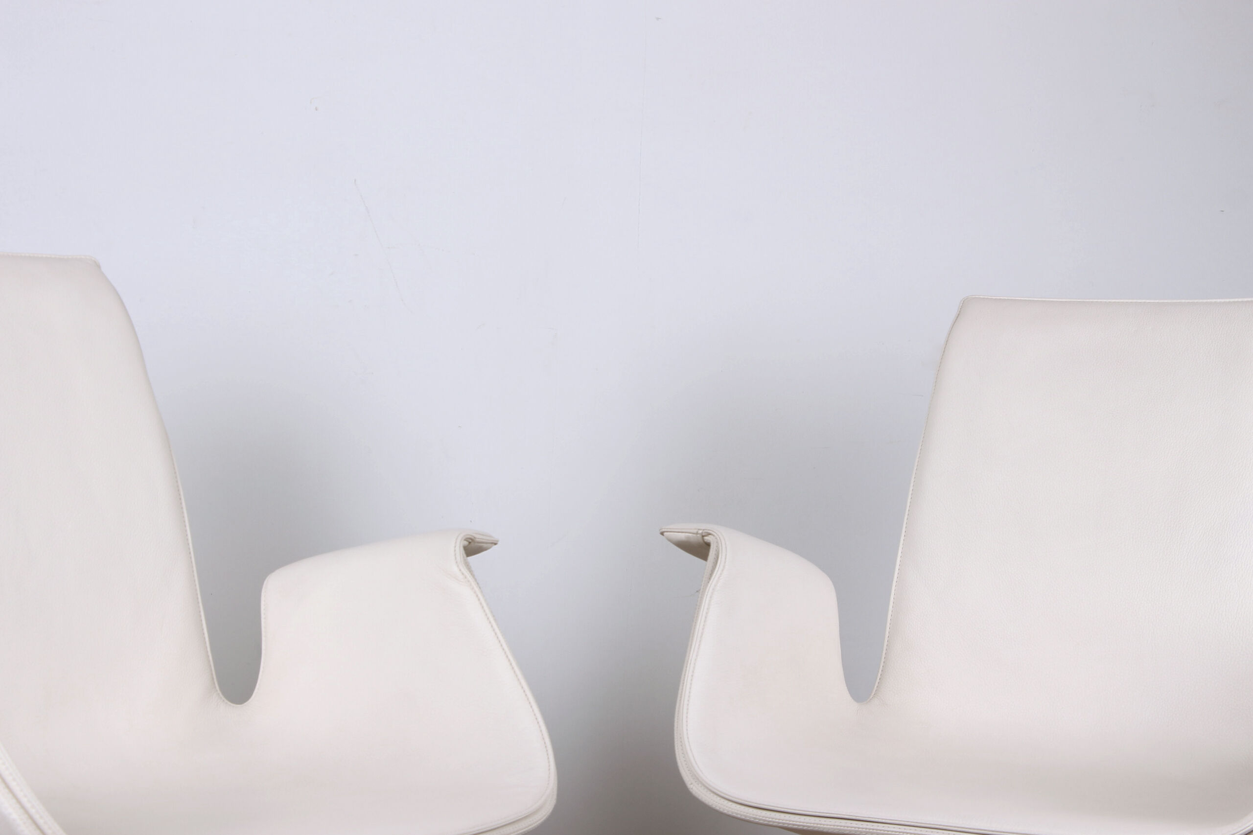 Pair of danish armchairs in leather and steel, model fk 6725 or "tulip chair" by Preben Fabricius