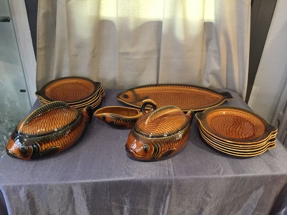 Vintage fish service Sarreguemines 12 plates 2 legumiers 1 main course 1 sausage