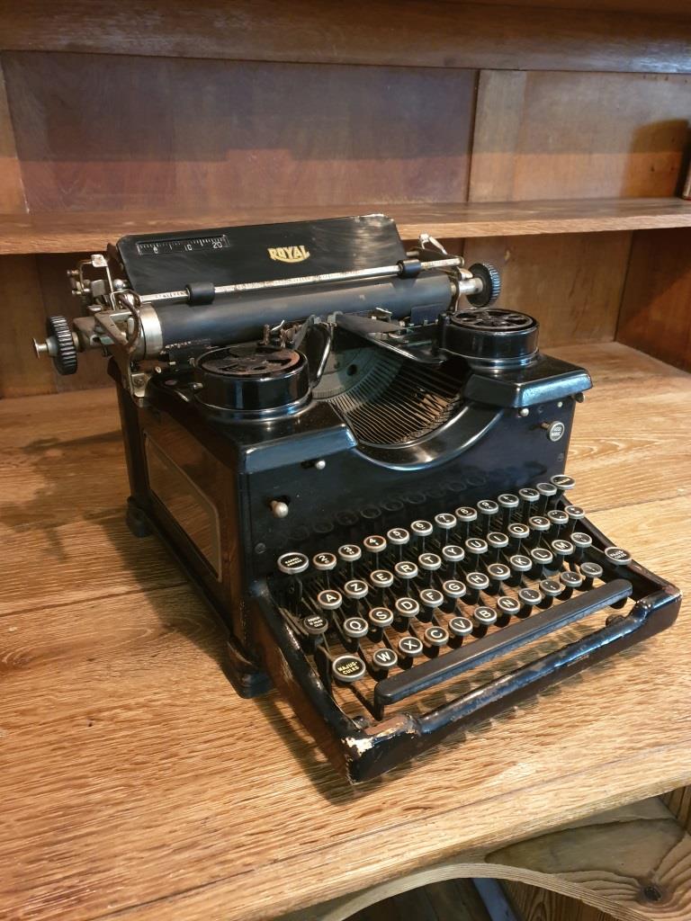 Machine à écrire Royal Selency