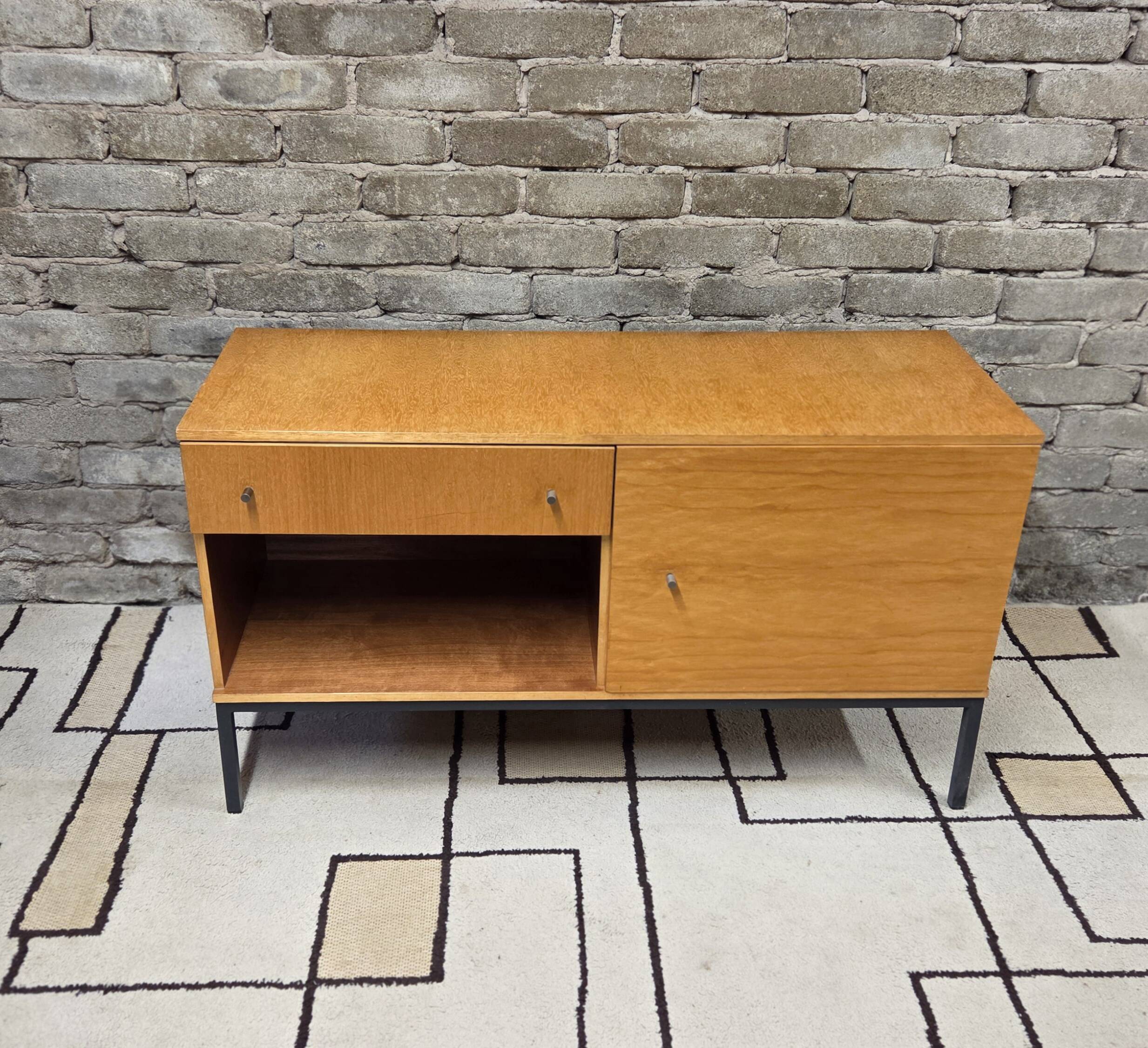 Small vintage sideboard on metal legs – 1960s/70s