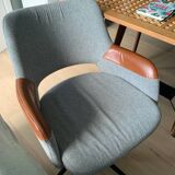 Desk chair