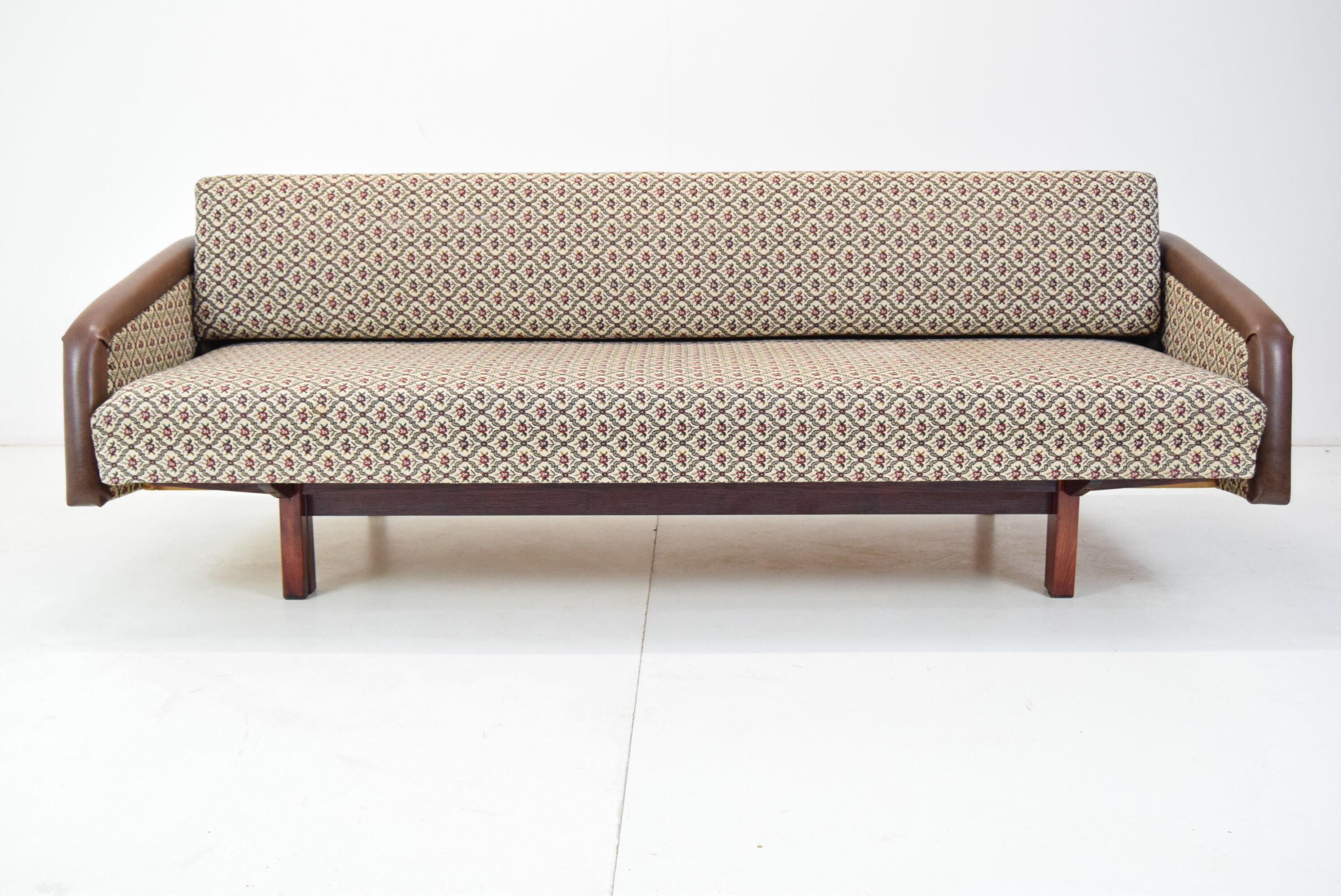 Mid-century 3-seat Sofa or Daybed,Jitona,1970's.
