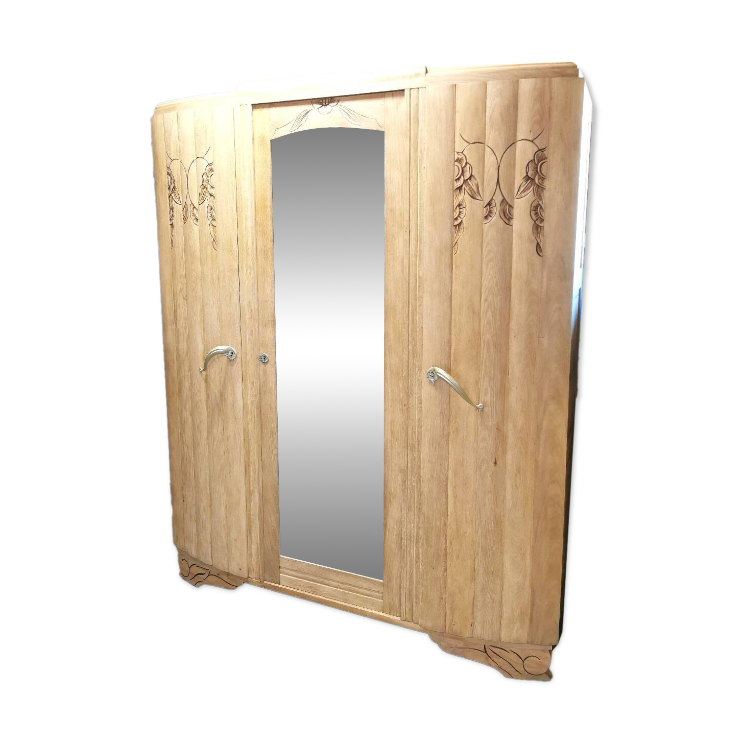Parisian Art Deco 3-door wardrobe