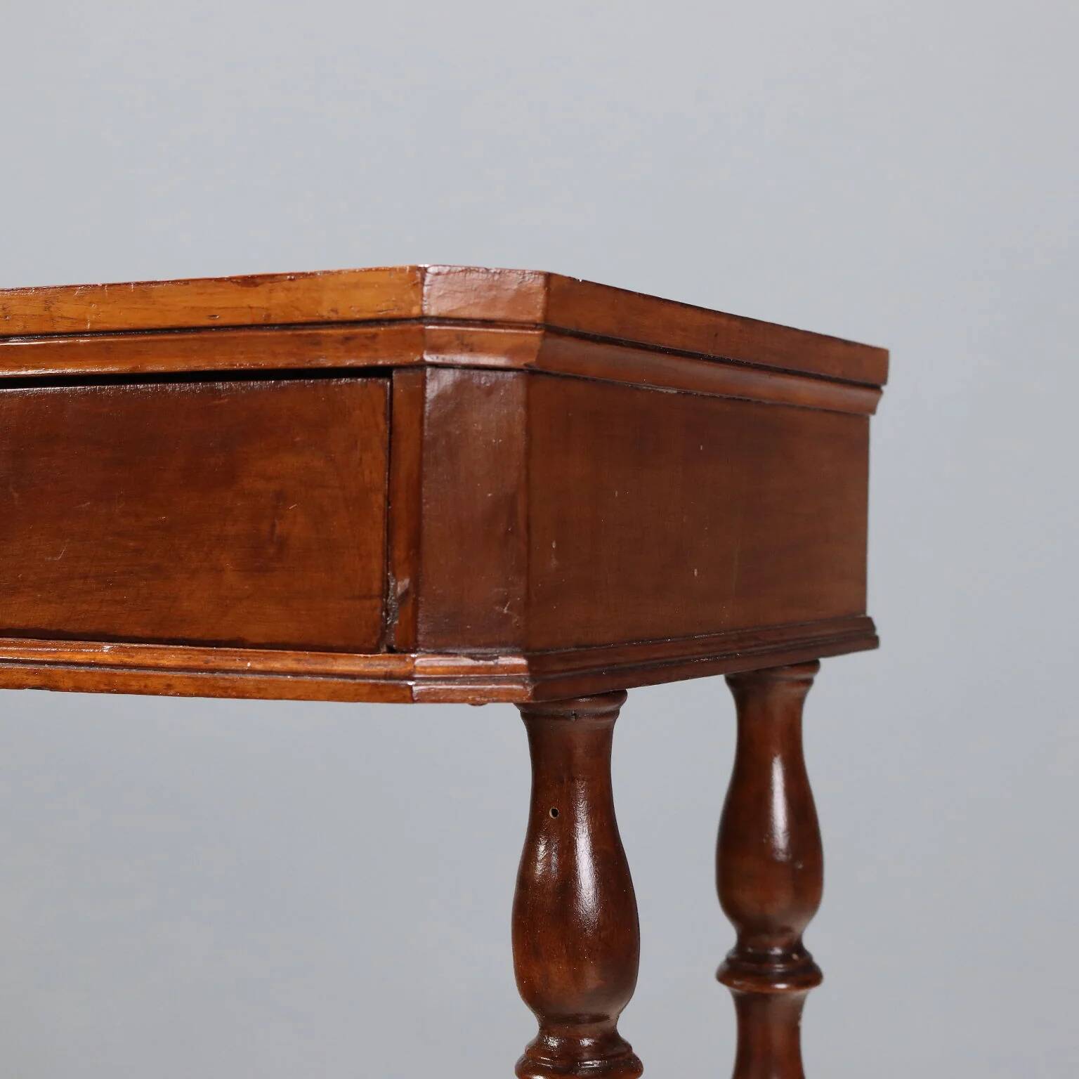 Antique sewing table in walnut with drawer, Italy, late 19th century.