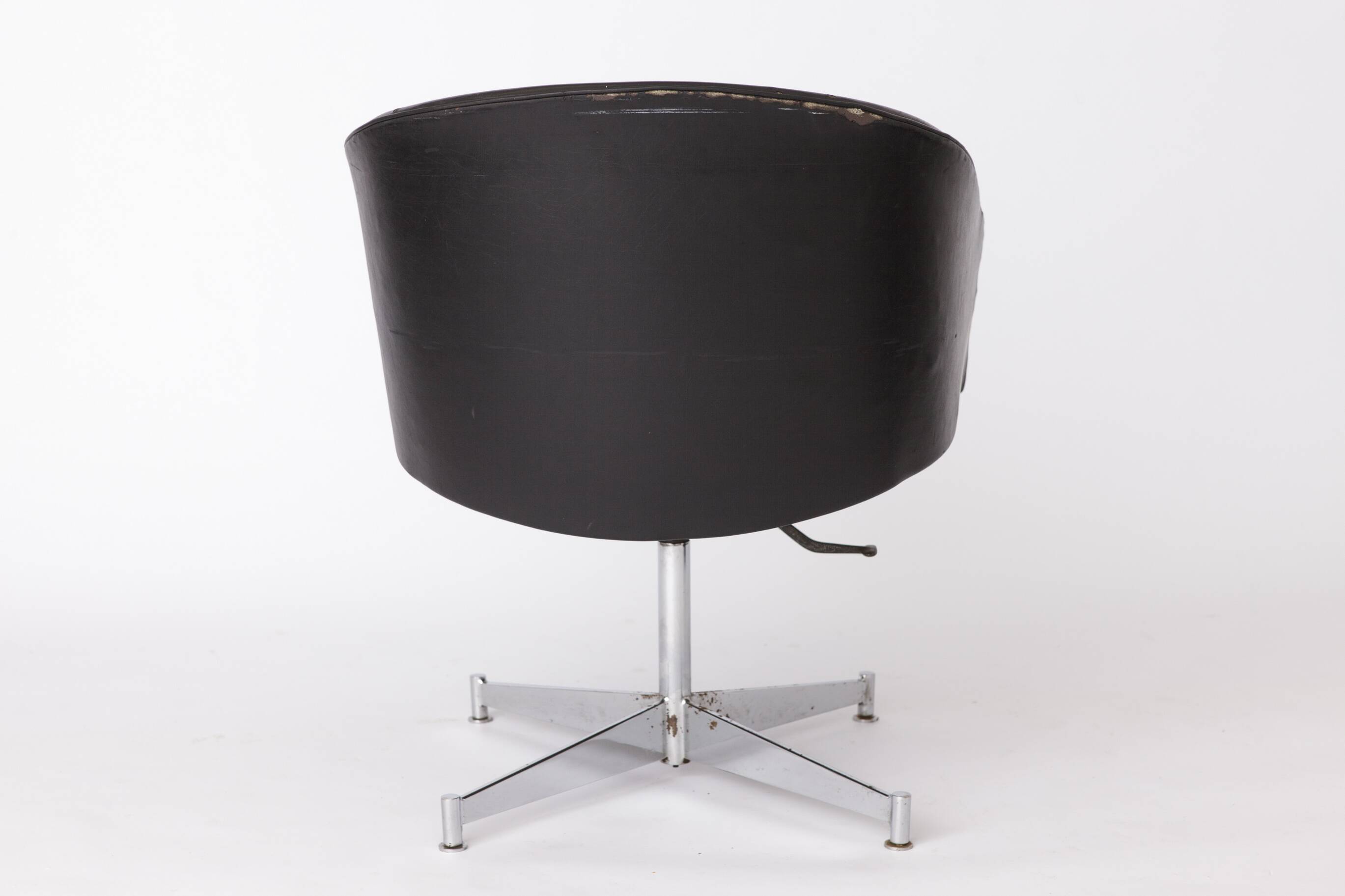 Stylish Swivel Chair by Thonet 1980s Austria