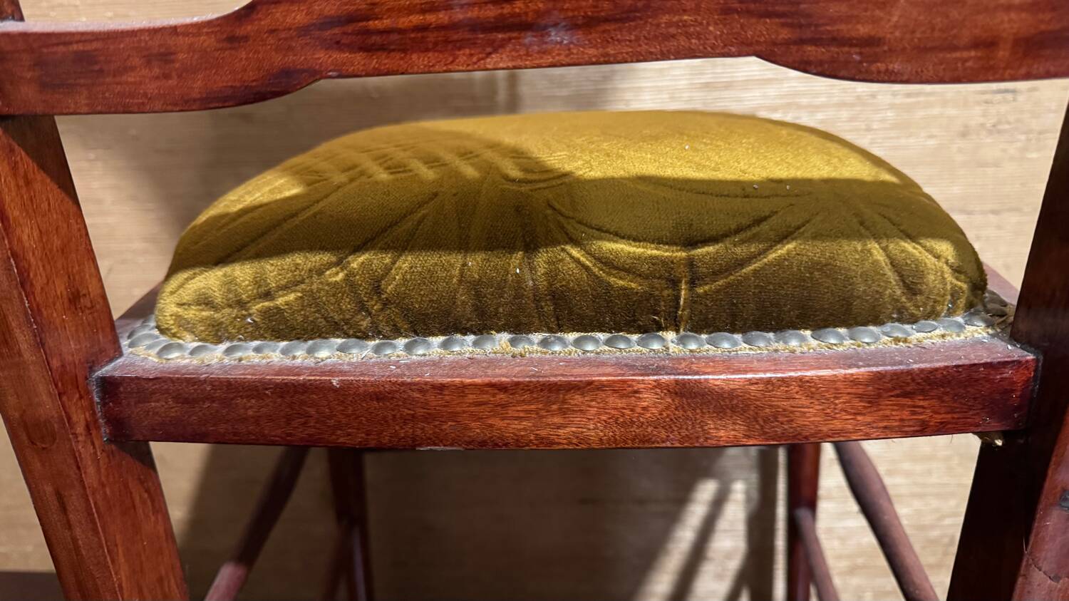 Vintage mahogany Lyre chair