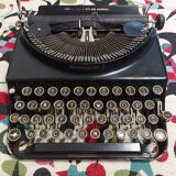 Remington Portable Typewriter 3 USA 3030s