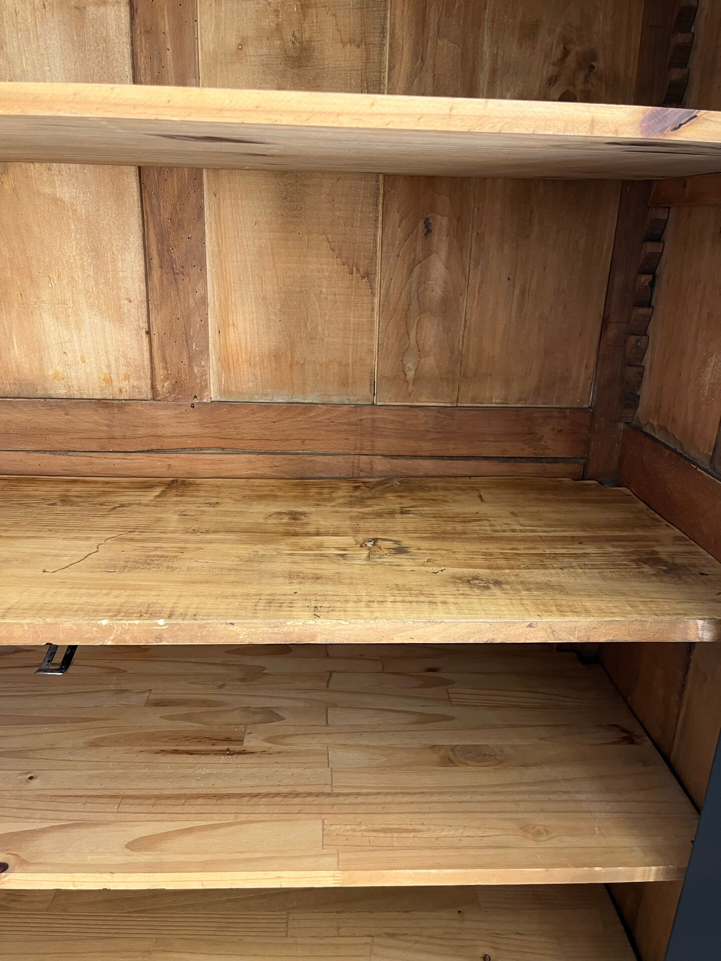 Armoire vitrée