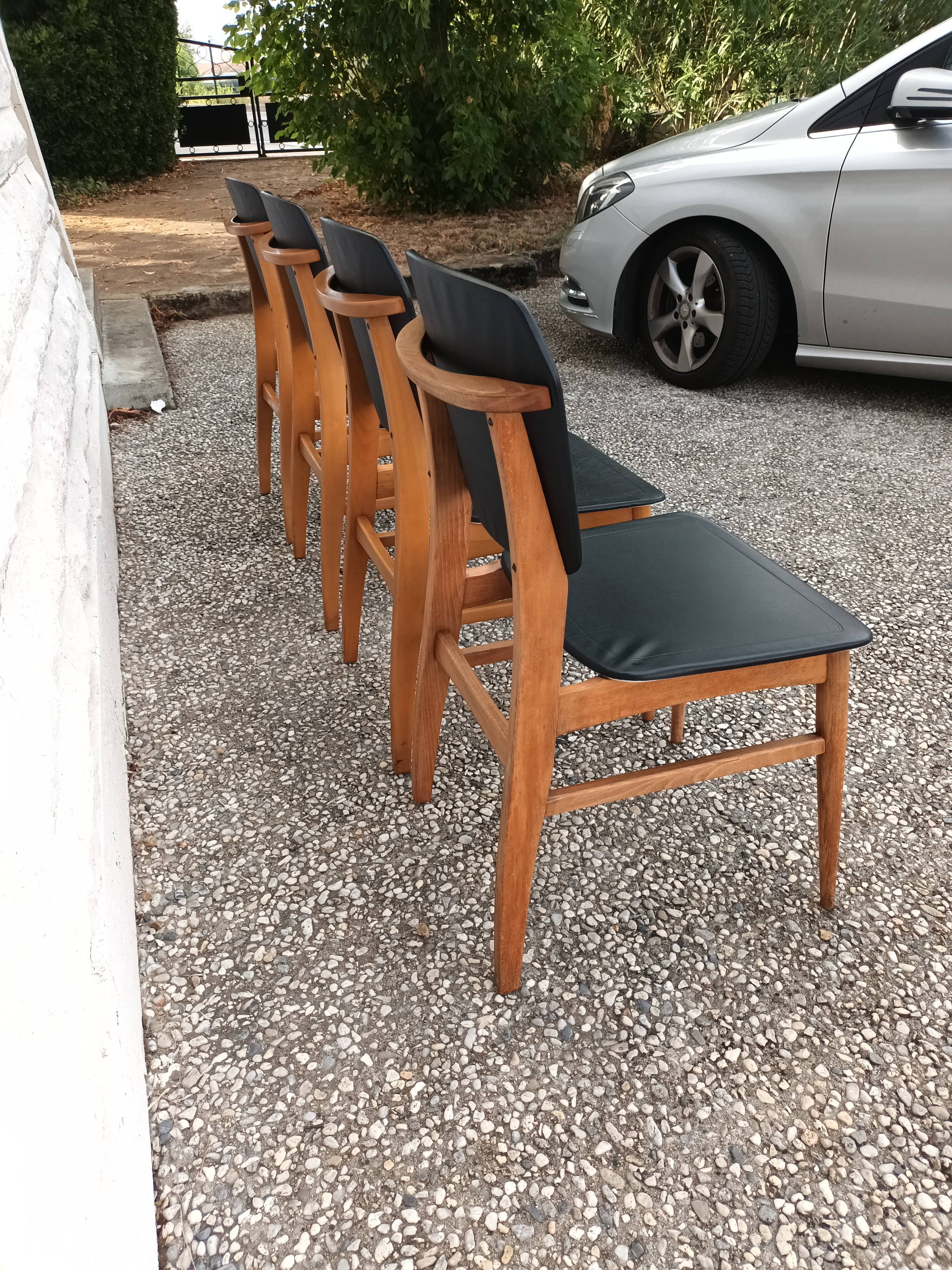 Scandinavian spirit chairs