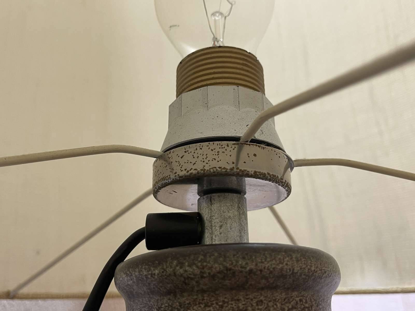 Lampe germany des années 70 avec son abat-jour d'époque