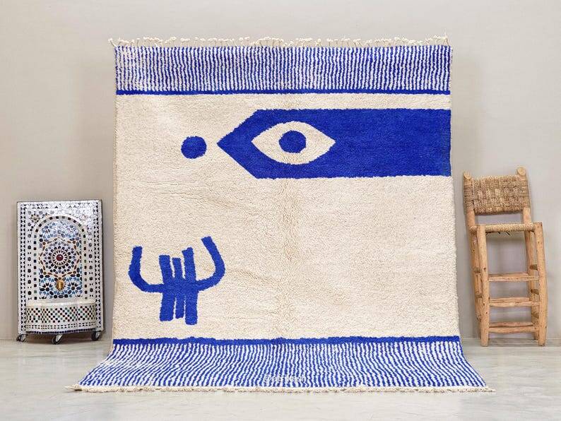 Traditional handmade Moroccan Berber rug size 150 x 250 cm