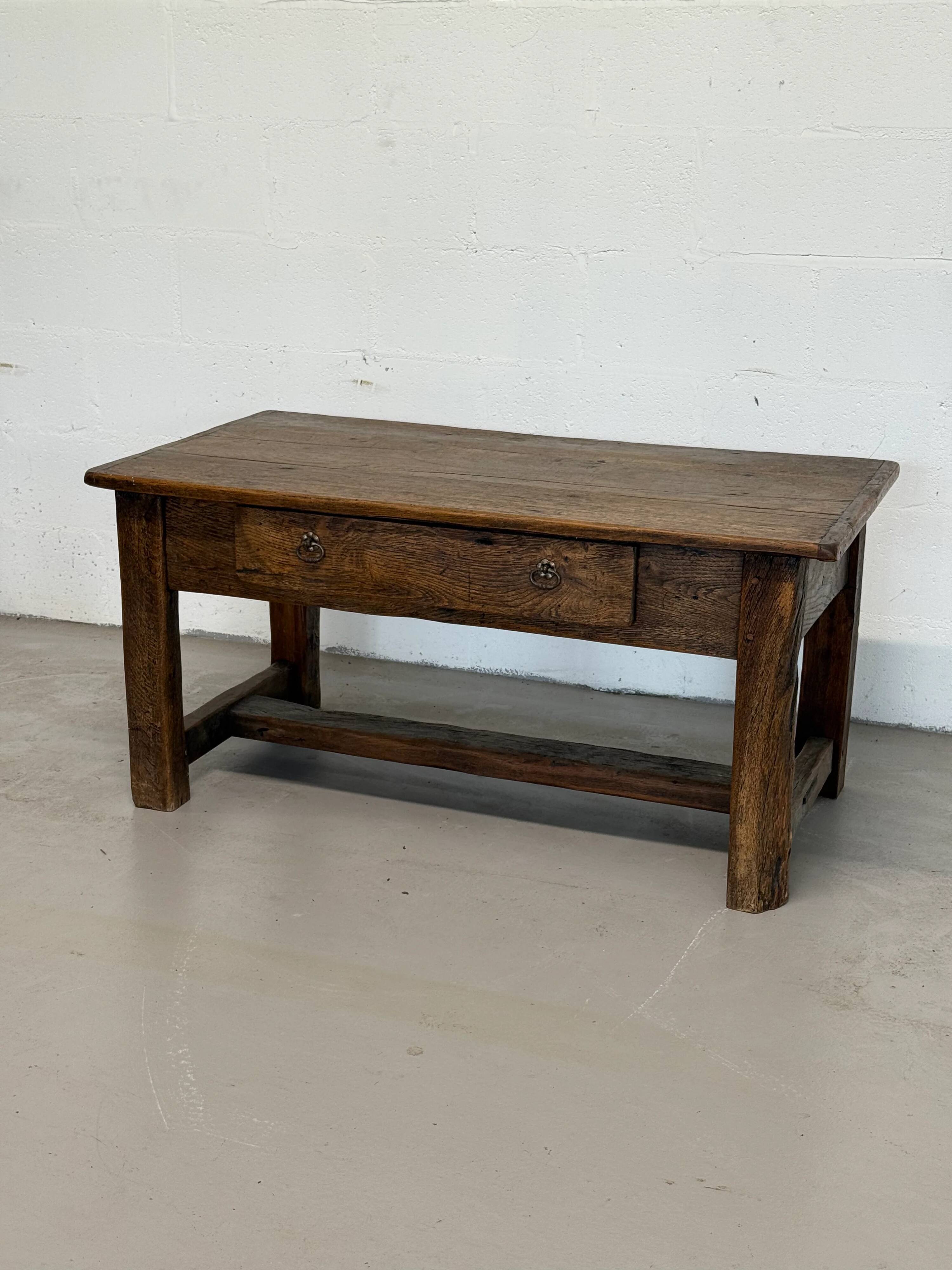 Old farmhouse table in solid oak, 1 drawer, France