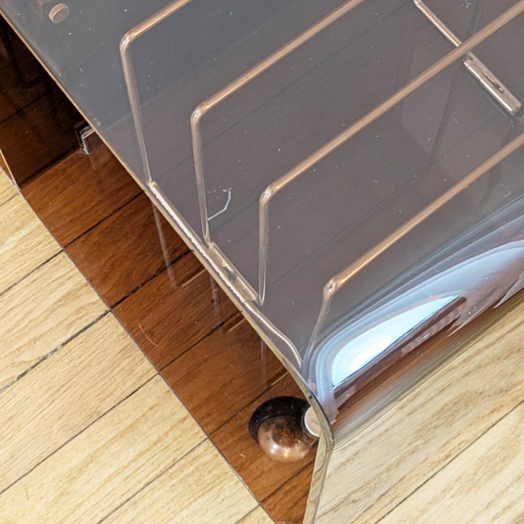 Hi-fi table, Michel Dumas