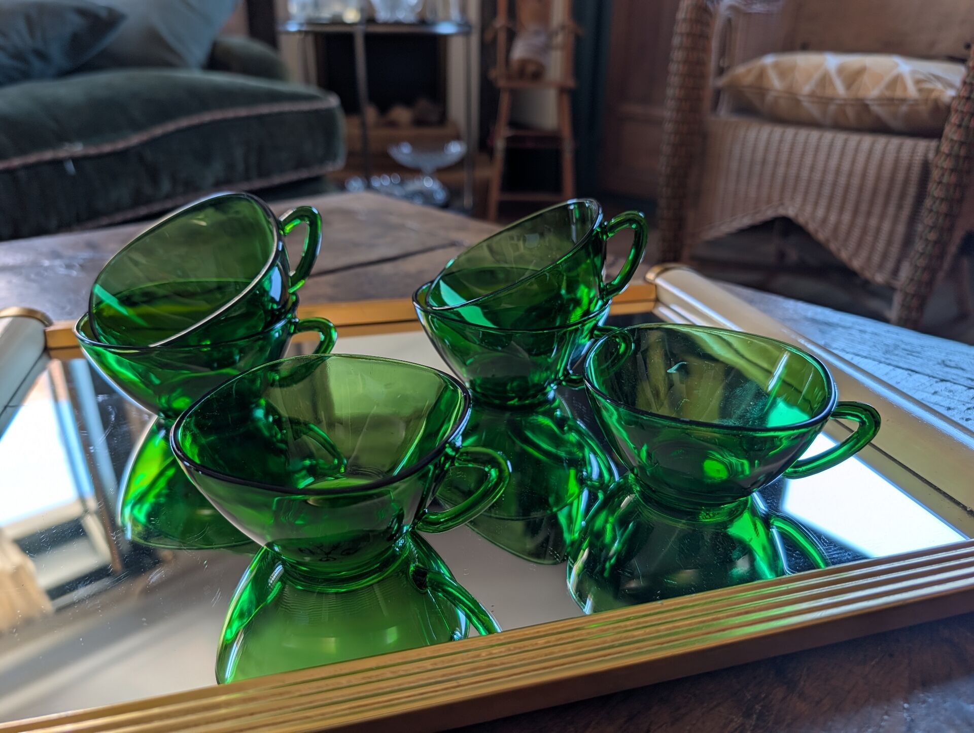 6 emerald green cups – 1970s, retro light