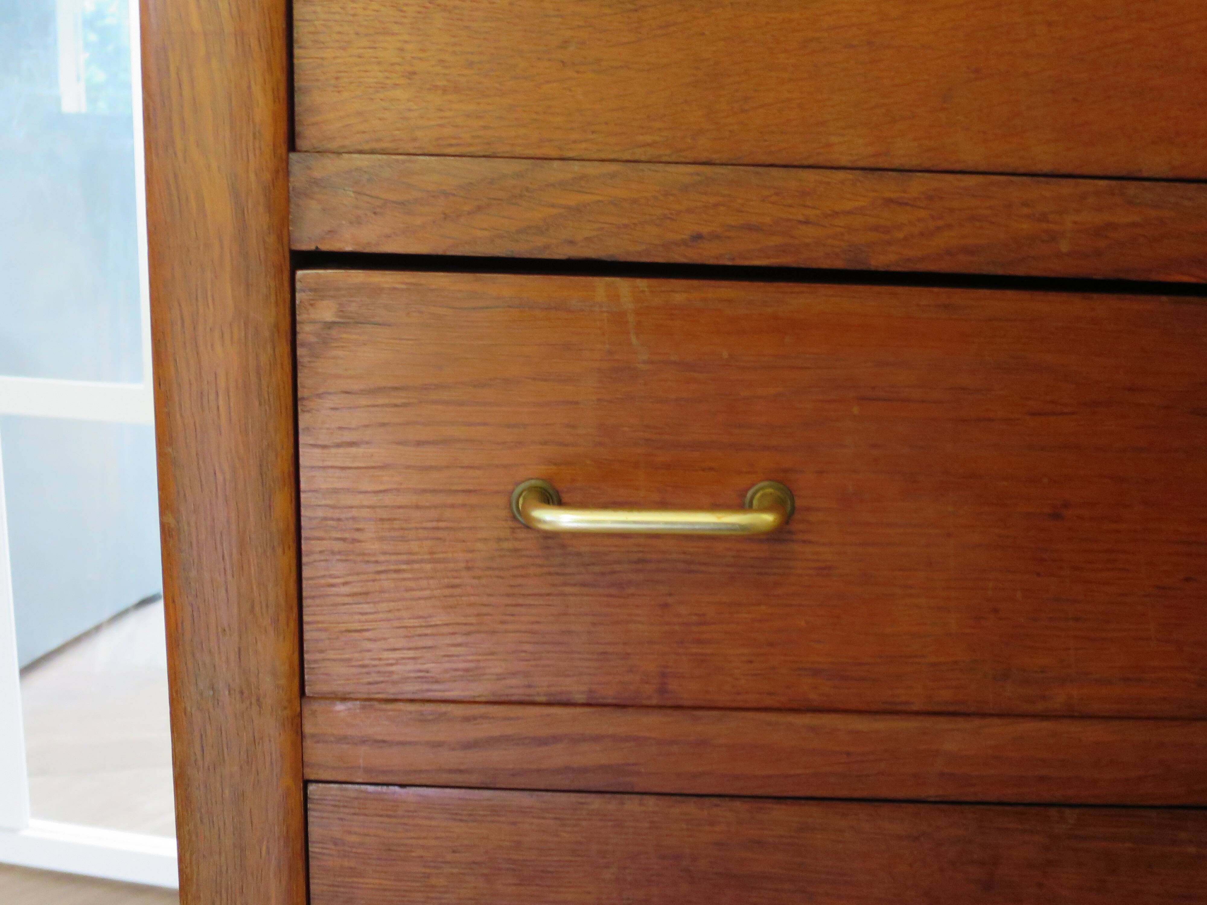 Pretty vintage chest of drawers - 4 drawers - 1960s - refined Scandinavian style - medium oak color