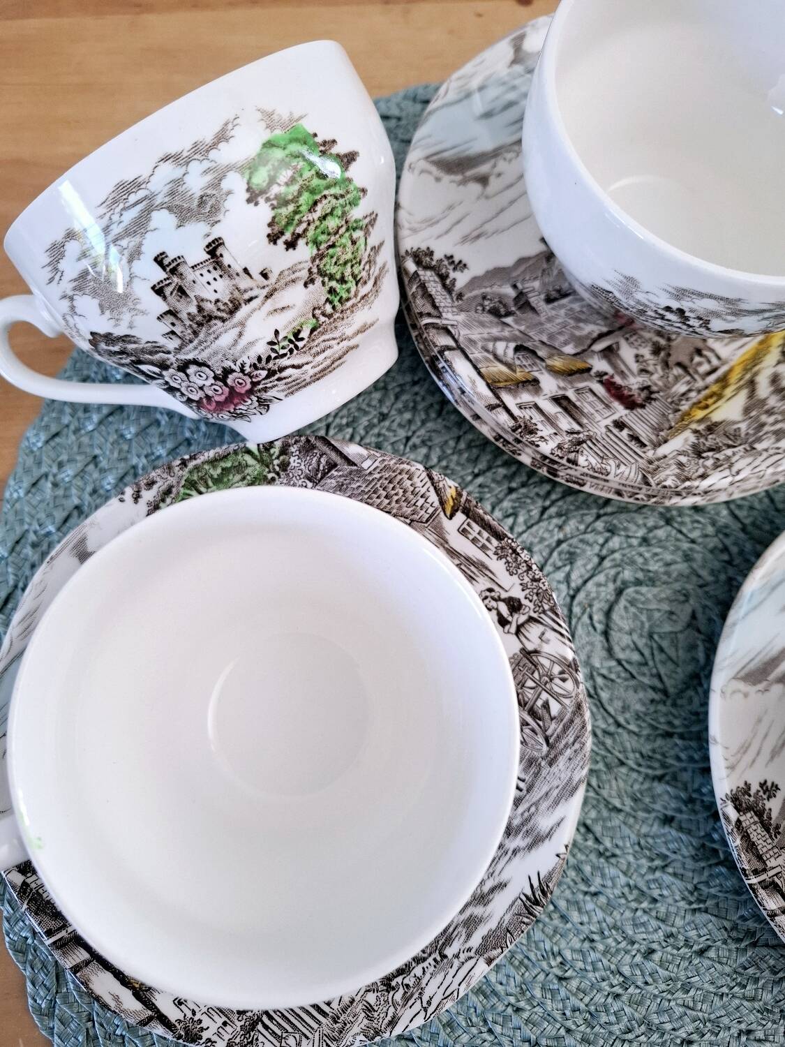 Tasses et soucoupes wedgwood england