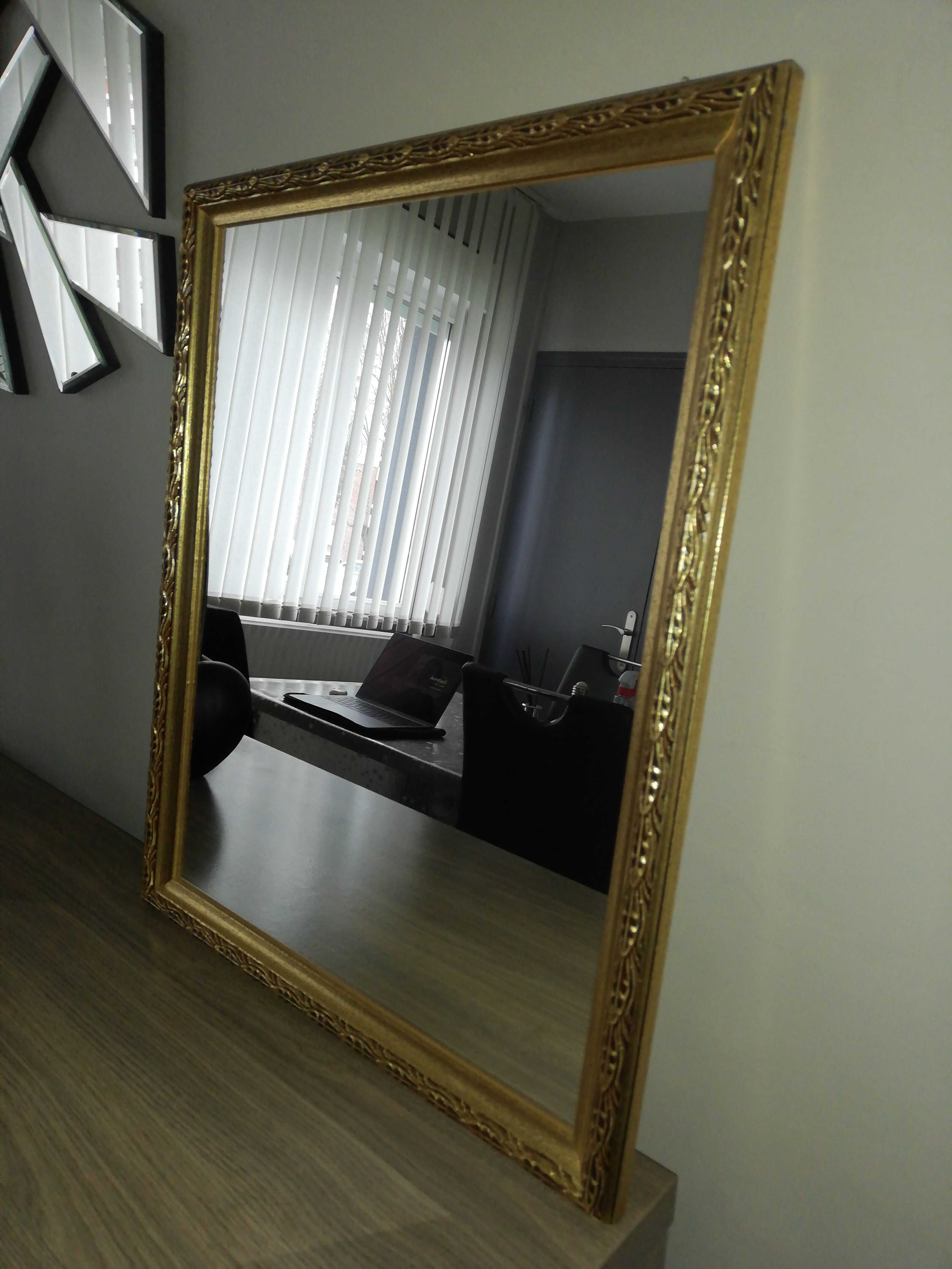 Miroir bois doré - 56x46cm