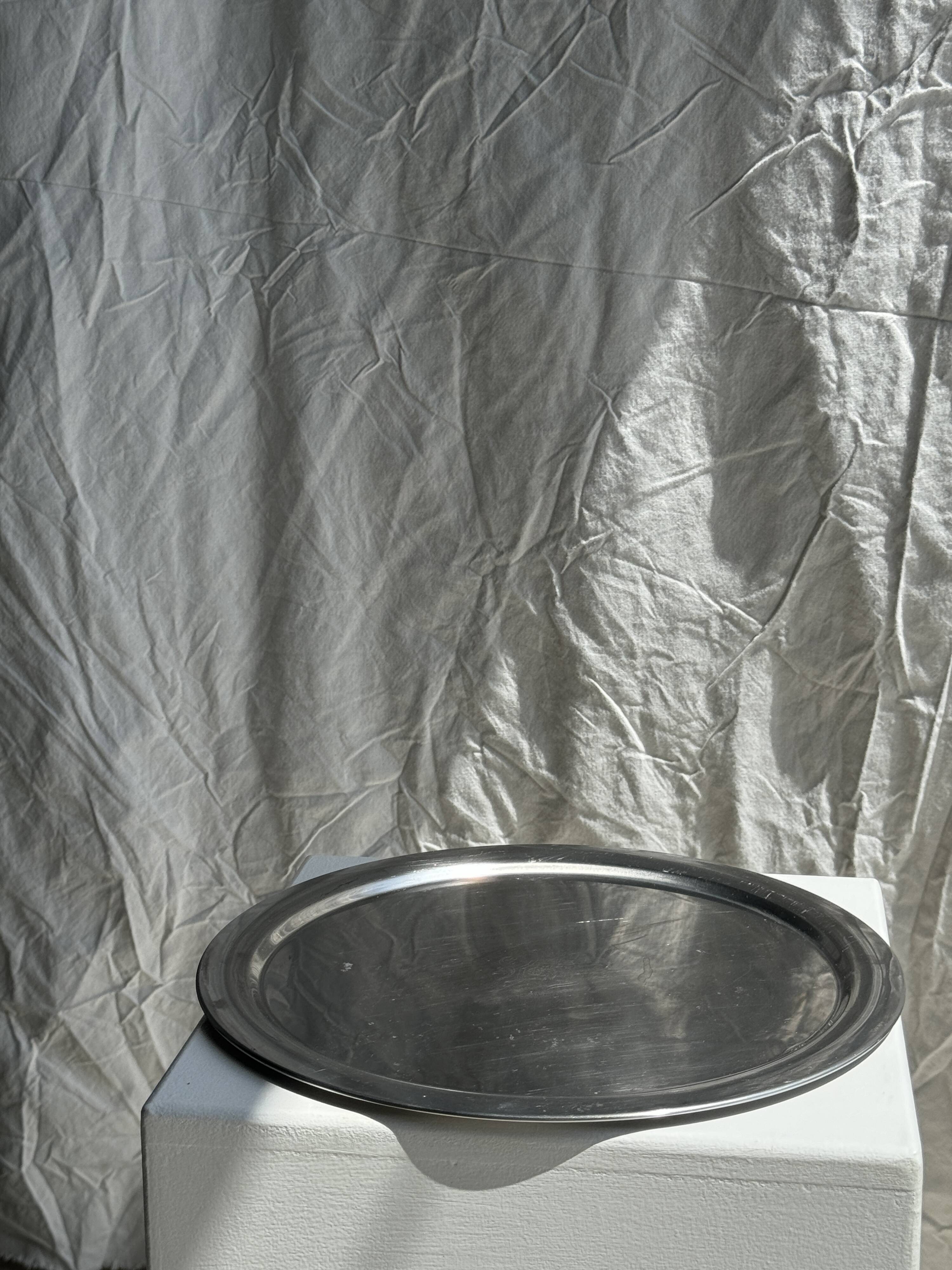 Avon Blason metal tray 1886 - 1976